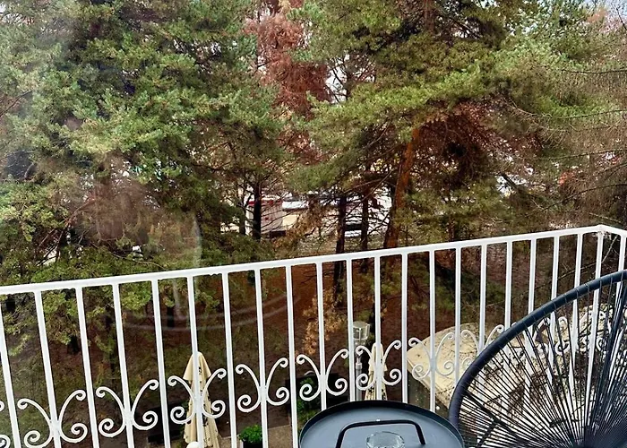 Theatre View In The Heart Of The - Ultracentral Shakespeare Square