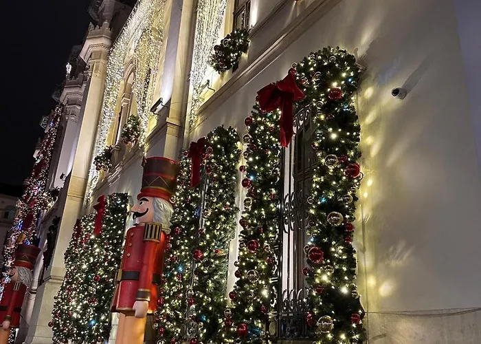 Theatre View In The Heart Of The - Ultracentral Shakespeare Square